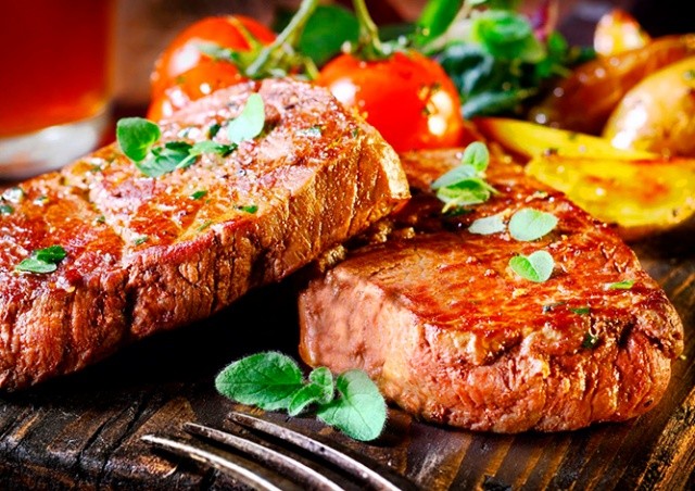 Два пражских ресторана попались на обмане с мясом