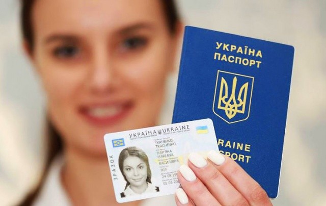 Для беженцев в Чехии запустили мобильные офисы, где можно оформить загранпаспорт и водительские права