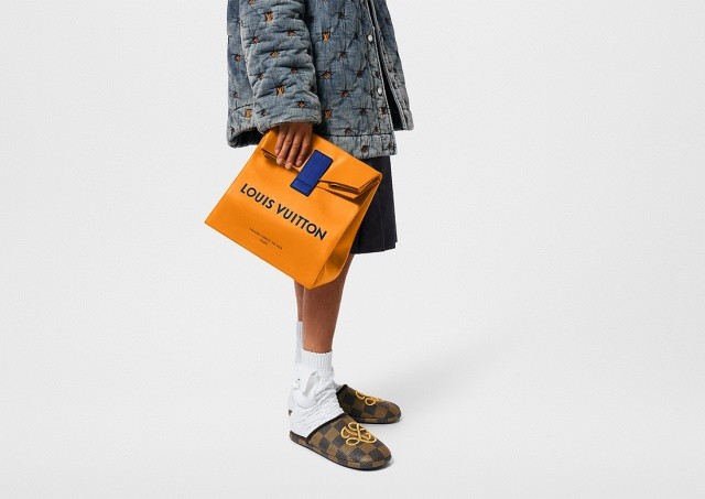 Louis Vuitton выпустил дорогую сумку для ланча. Она выглядит как бумажный пакет