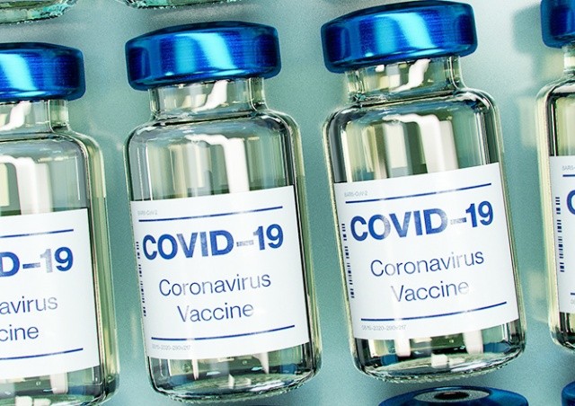Страны ЕС уступят Чехии вне очереди 100 тыс. доз вакцины Pfizer