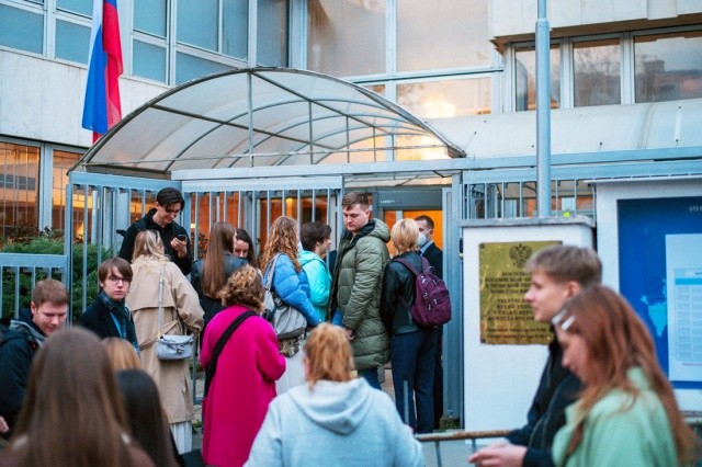 За кого россияне в Праге проголосовали на выборах: результаты экзитпола