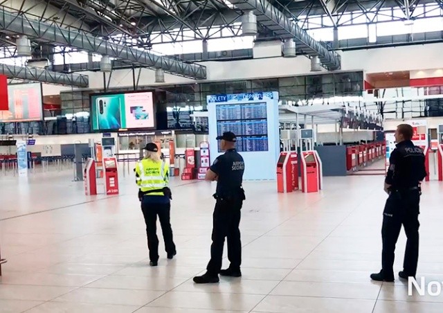 «Угроза взрывом» в аэропорту Праги оказалась недопониманием из-за языкового барьера