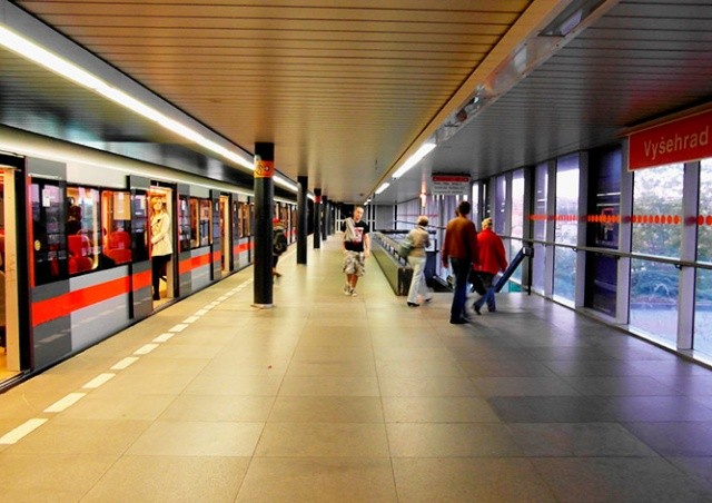 В пятницу на 4 дня закроют участок «красной» ветки пражского метро