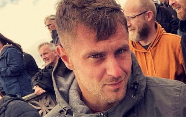 Турист нырнул в реку в центре Праги и пропал. Семья просит помощи