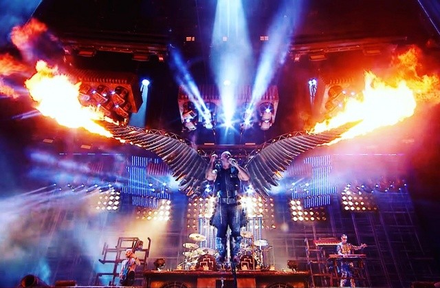 Прага продлит работу метро в выходные из-за концертов Rammstein