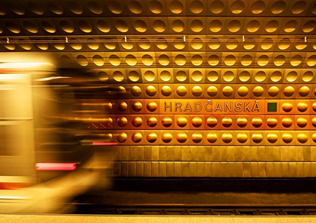 Станцию метро Hradčanská закроют на ремонт на 10 месяцев