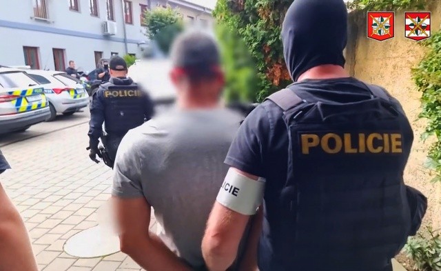 Полиция Чехии сообщила подробности убийства женщины на центральной площади