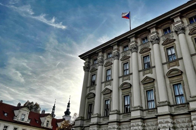 Глава МИД Чехии передал послу России жесткое послание