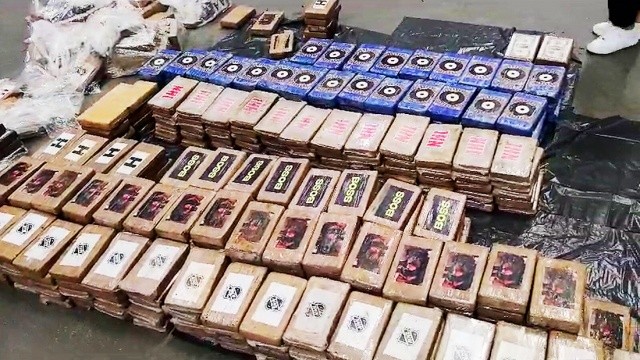 Полиция Чехии рассказала, что сделает с найденным в бананах кокаином