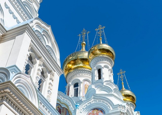 Чехия выдворила священника РПЦ, возглавлявшего храм в Карловых Варах