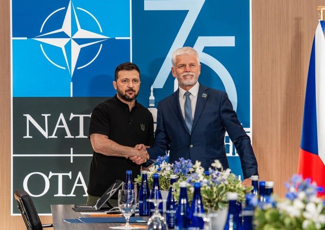 Президент Чехии допустил вступление Украины в НАТО и с оккупированными территориями 