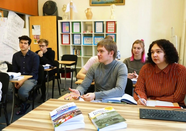 Садик, школа, гимназия, курсы – путь вашего ребенка. VĚDA поможет