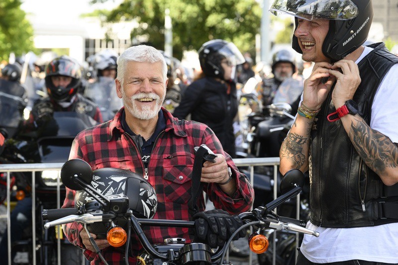 Президент и первая леди Чехии приняли участие в мотопробеге Harley-Davidson