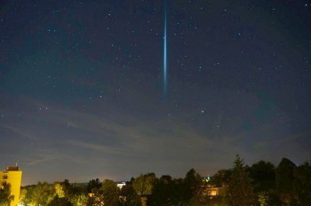 Чешские ученые объяснили происхождение светящейся полосы на небе 