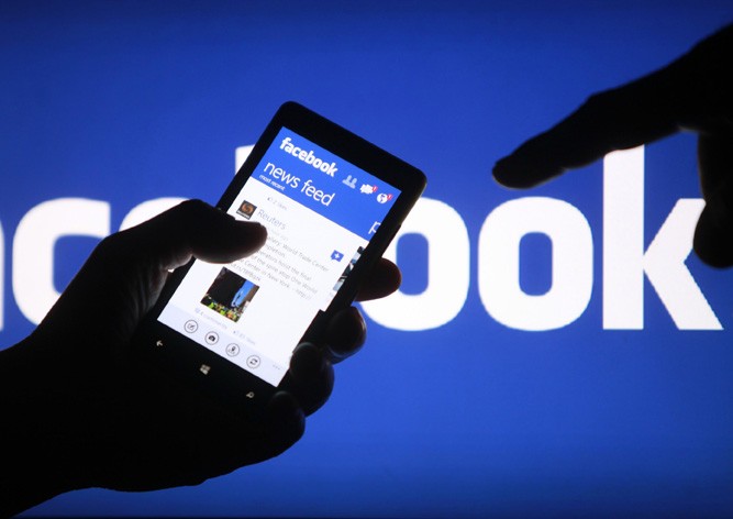 Facebook потребовала у российской компании отдать домен facebook.ru