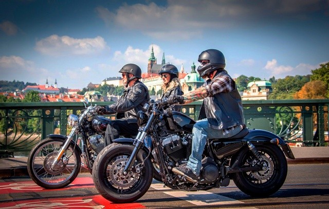 В субботу сотни мотоциклов Harley-Davidson проедут по центру Праги