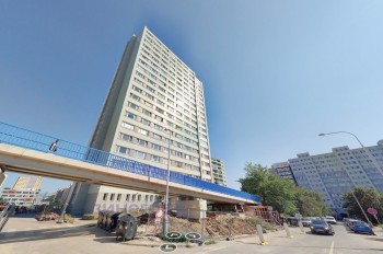 В Праге девушка погибла в результате падения с 15 этажа