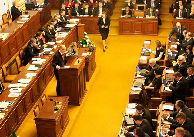 Парламент Чехии продлил чрезвычайное положение