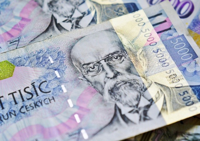 В Чехии пенсионер поверил мошеннику и потерял 9,2 млн крон