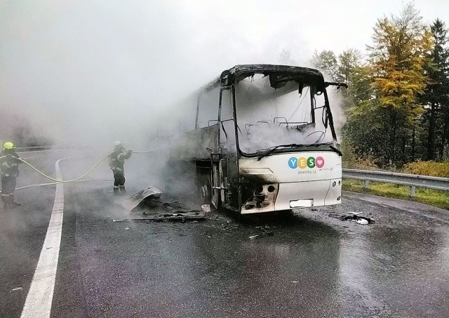 В Чехии во время движения загорелся автобус 
