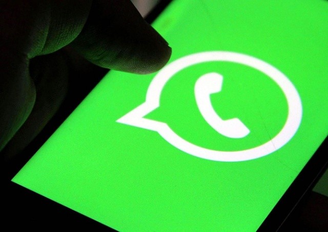 В работе WhatsApp и Facebook Messenger произошел масштабный сбой