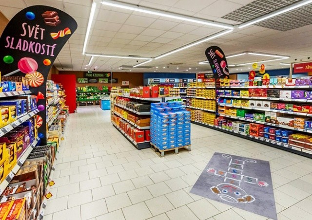 Продуктовые сети Чехии опубликовали график работы в зимние праздники