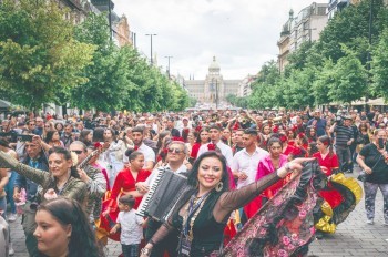 В Брно у строительного крана надломилась стрела. Полиция эвакуирует жителей