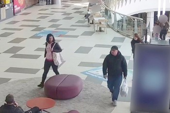 В Праге женщина нашла чужую карту и устроила «хитрый шоппинг»