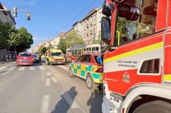 В Праге трамвай сбил двух человек