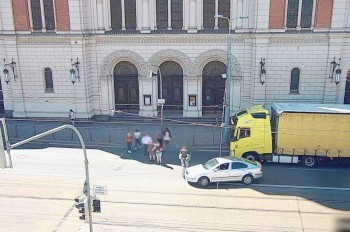 В Чехии один нарушитель сбил другого на «зебре»: видео