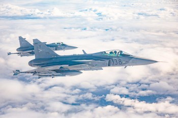 Венгрия подняла истребители из-за молчания пилотов рейса «Тель-Авив – Прага»