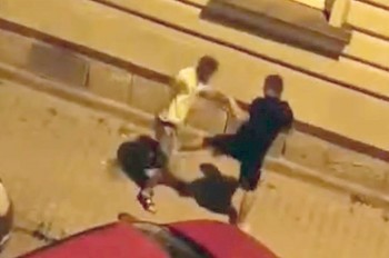 Украинцы устроили массовую драку на улице в Чехии: видео