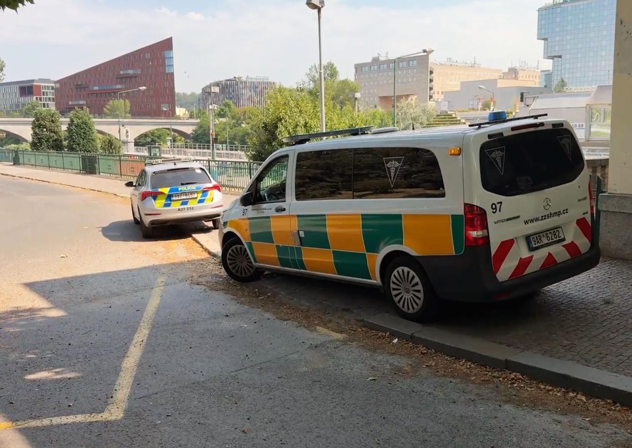 В реке в центре Праги обнаружили мертвое тело