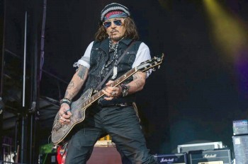 В Прагу приедет Джонни Депп. Он выступит со своей группой Hollywood Vampires