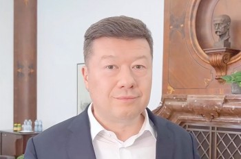Депортировать и отправить на фронт: Окамура возмутился «мягким» наказанием для украинца 
